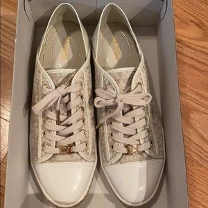 Michael Kors MK Logo Kristy Slide — 9.5